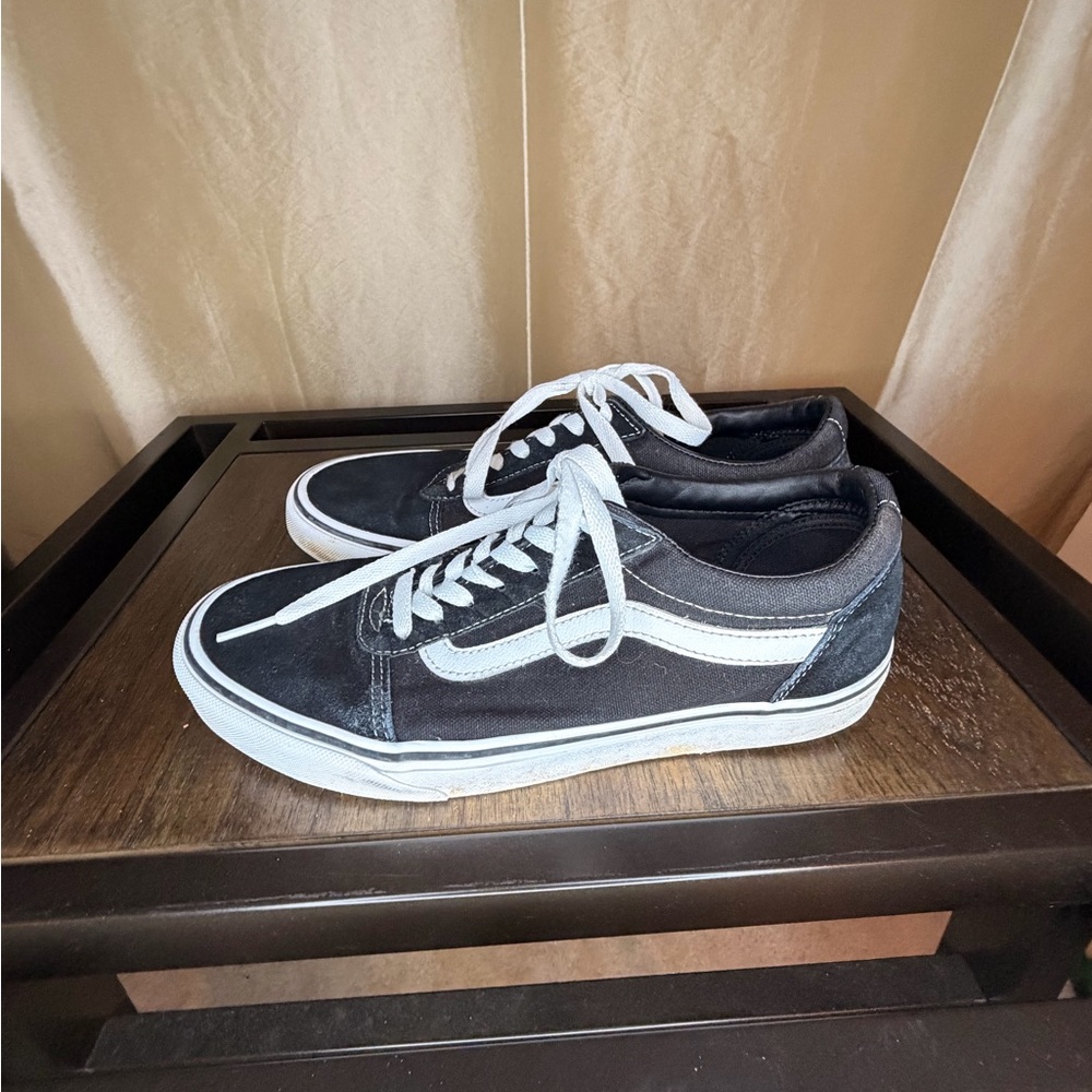 Vans Men's Classic Black and White Sneakers